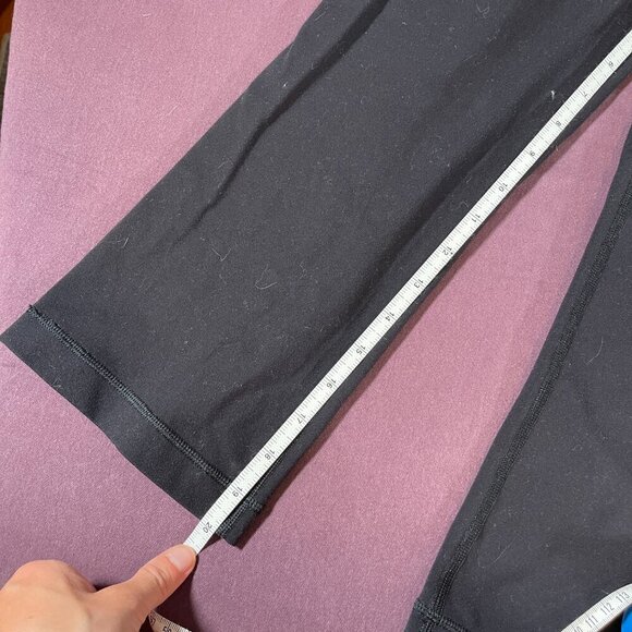 Lululemon Gather & Crow Crop *Full-On Luon Black / Petal Pop Multi - Size 4 - Picture 3 of 8